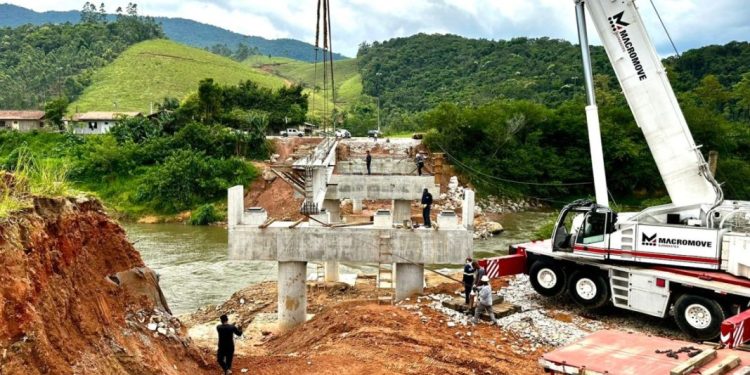 Içamento das vigas da nova Ponte da Colônia Nova Itália tem início nesta terça-feira
