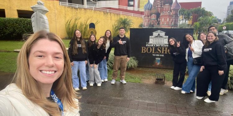 Acadêmicos de Fisioterapia da Unifebe fazem imersão na Escola do Teatro Bolshoi