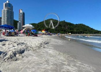 Praias frequentadas por moradores de Blumenau são consideradas impróprias para banho, alerta IMA