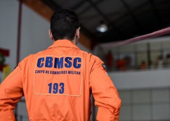 Corpo de Bombeiros Militar de SC abre 630 vagas com salários de até R$ 8 mil e contratos de até oito anos
