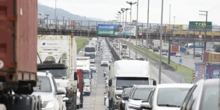 Pedágios da BR-101 em Santa Catarina recebem medidas para evitar filas e caos no trânsito durante o verão