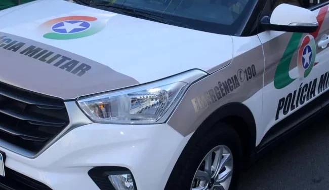 Motociclista mudou bruscamente de direção ao perceber a presença policial é abordado preso