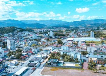 Lei que moderniza e simplifica o ambiente de negócios em São João Batista é sancionada