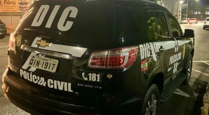 Policias Civil e Militar prendem mulher em flagrante por trafico de drogas