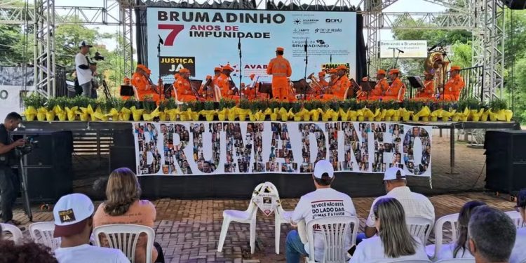 Brumadinho realiza ato em memória das vítimas sete anos após rompimento de barragem