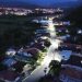 Programa Ilumina Mais chega ao bairro Tajuba I, em São João Batista, após instalação de mais de 700 lâmpadas de LED em 2025