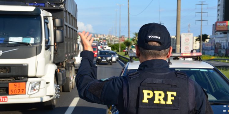 Carnaval 2026: Apesar de fiscalização intensa, PRF registra aumento de mortes em Santa Catarina