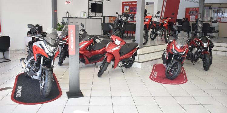 Mercado de motos bate recorde em 2025 e consolida liderança da Honda no Brasil