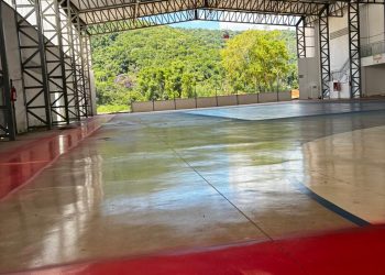 Reforma da quadra do Ginásio de Esportes em Nova Trento, inicia com melhorias estruturais