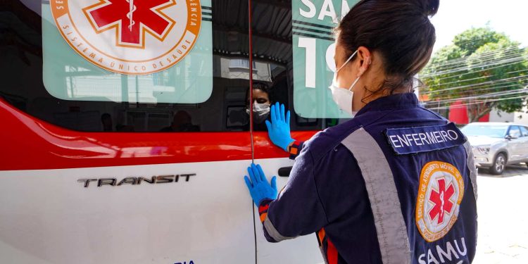 Santa Catarina amplia qualificação em saúde mental com curso online de Emergências Psiquiátricas