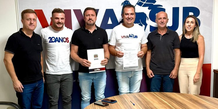 Ordem de serviço para implantação de Sala de Castração de Pequenos Animais é assinada