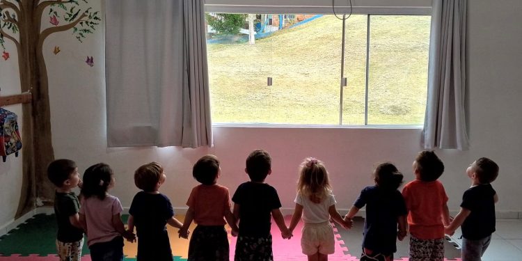 Prefeitura de São João Batista investe em melhorias na climatização de salas de aula da rede municipal