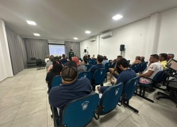 Reunião sobre adesão ao Plano Nacional de Reforma Agrária em Tijucas fortalece diálogo com comunidade pesqueira