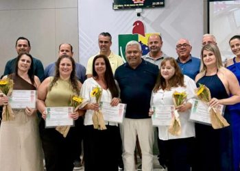 Servidoras da Saúde de Canelinha recebem Moção de Aplausos no Mês da Mulher