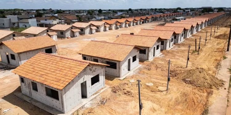 FGTS amplia teto de renda e valor de imóveis do Minha Casa, Minha Vida