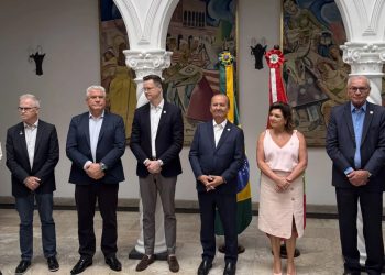 Santa Catarina firma 45 contratos e atrai R$ 2,1 bilhões em investimentos privados