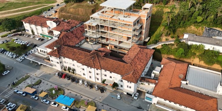 Estado investe cerca de R$ 28 milhões em saúde e mobilidade e anuncia obras em Brusque