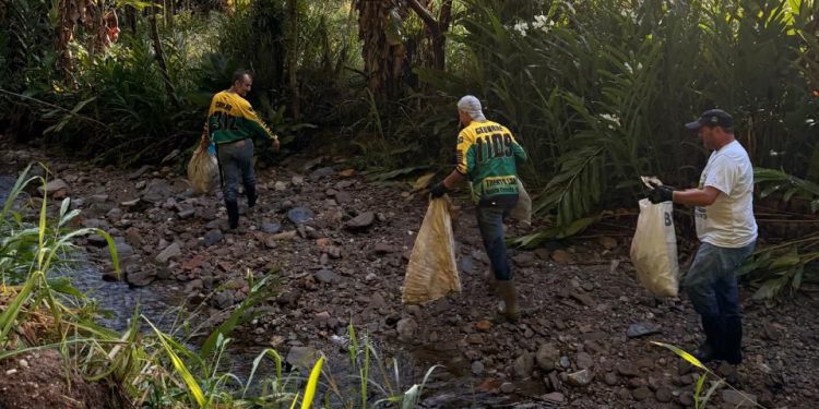 Ação de limpeza dos rios mobiliza voluntários e reforça conscientização ambiental em Nova Trento