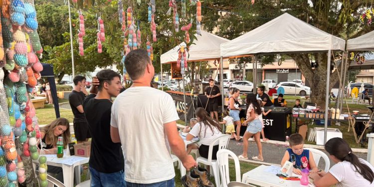 Pasqualina encanta público e movimenta Nova Trento no primeiro fim de semana