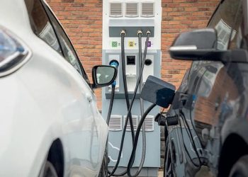 Nova norma dos Bombeiros regulamenta recarga de veículos elétricos em Santa Catarina