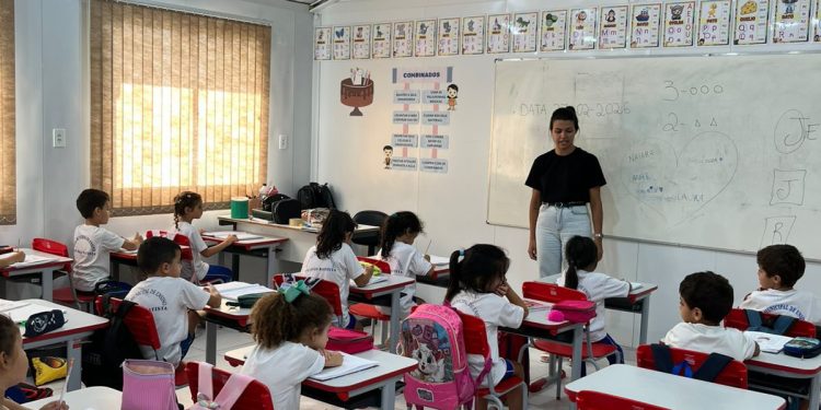 Secretaria de Educação de São João Batista amplia adesão a programas e formações para fortalecer alfabetização e elevar o Ideb