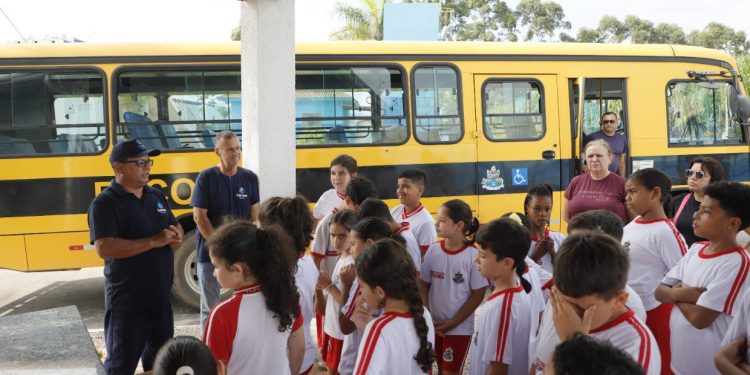 Mais de 600 alunos aprendem na prática como funciona o tratamento de água em Tijucas