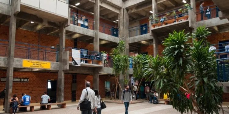 Mais de 25 mil estudantes retornam às aulas na UFSC nesta segunda-feira