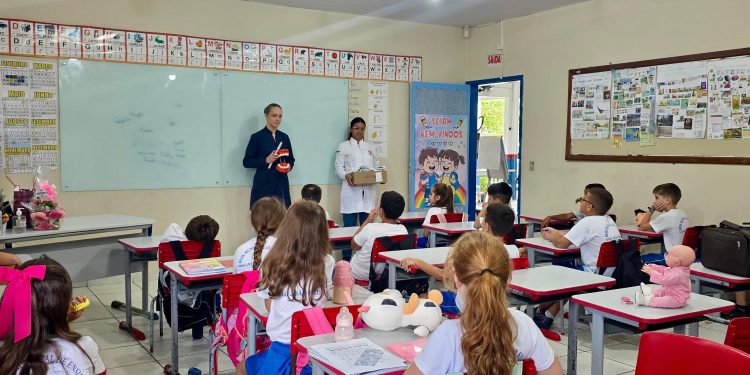 Dia de Saúde na Escola leva avaliações e orientações a estudantes da rede municipal