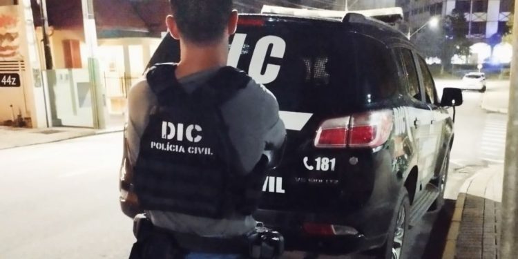 Polícia Civil apreende drogas e prende suspeito por tráfico em Brusque