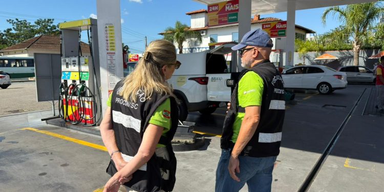 Procon/SC deflagra operação em Santa Catarina após postos de combustíveis não reduzirem os preços
