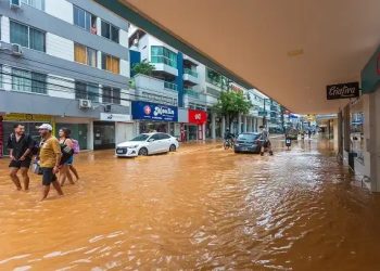 Chuvas intensas causam prejuízos e transtornos em cidades de Santa Catarina