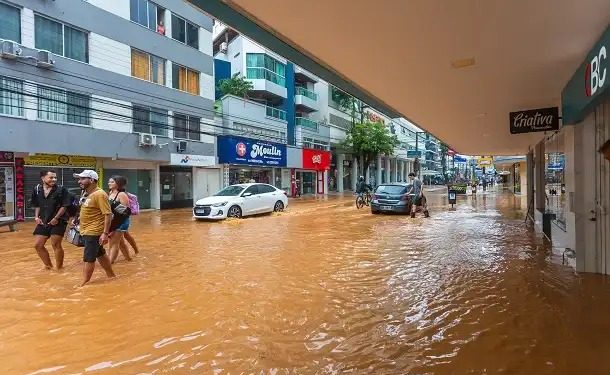 Chuvas intensas causam prejuízos e transtornos em cidades de Santa Catarina