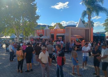 Cresol Vale Europeu marca presença estratégica na 28ª Festa Nacional da Cebola