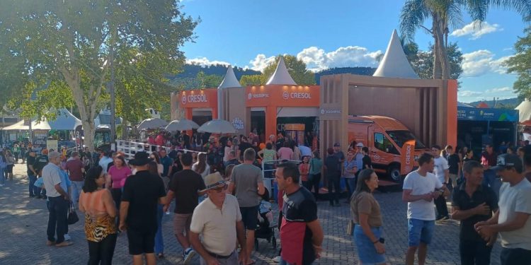 Cresol Vale Europeu marca presença estratégica na 28ª Festa Nacional da Cebola