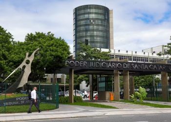 TJSC abre concurso público com inscrições até abril e salários atrativos