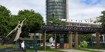 TJSC abre concurso público com inscrições até abril e salários atrativos