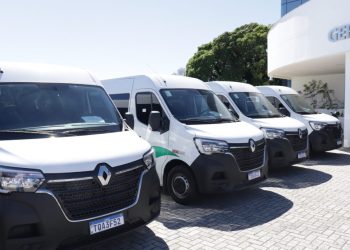 Secretaria de Saúde de Canelinha recebe novo veículo para transporte de pacientes   9 de abril de 2026 6 visualizações