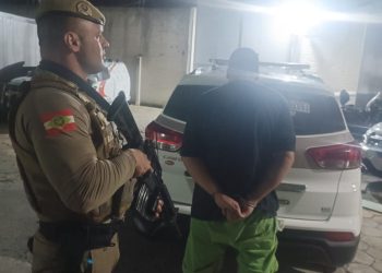 Policia Militar cumpre mandado de prisão em São João Batista