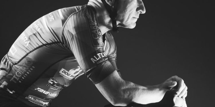 Ciclista de São João Batista morre em prova na cidade de Pomerode