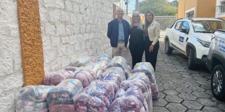 CRAS recebe doação de 100 mantas para famílias em situação de vulnerabilidade social, em Canelinha
