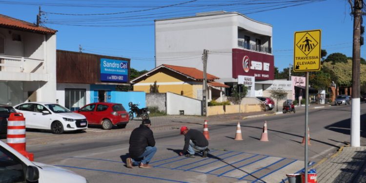 Comutran inicia revitalização da sinalização viária na Avenida Cantório Florentino da Silva em Canelinha