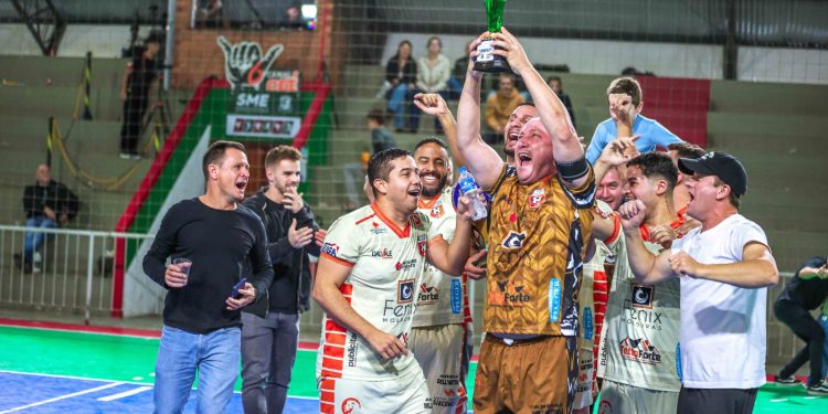 Fênix conquista o título do Campeonato Municipal de Futsal de Empresas 2026 em Nova Trento