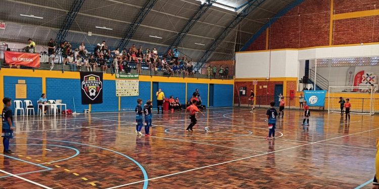Equipes da Fube disputam fases decisivas da 2ª Copa Adec de Futsal de Base neste final de semana