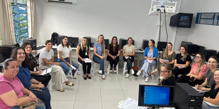 Prefeitura de São João Batista institui Comitê Municipal da Primeira Infância