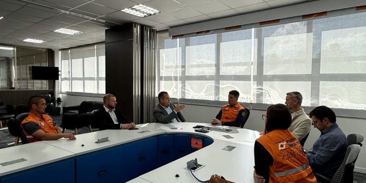 Prefeitos do Vale do Rio Tijucas realizam visita técnica à Defesa Civil de Santa Catarina
