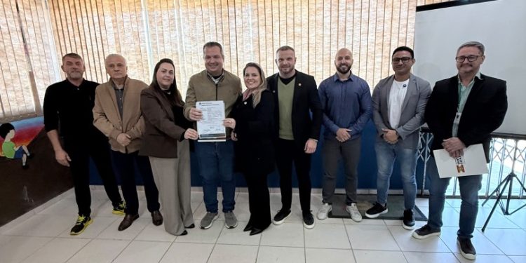 Prefeitura de São João Batista assina ordem de serviço para construção de 30 moradias populares via programa Casa Catarina