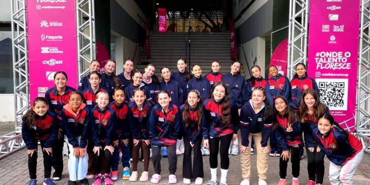 Fube disputa Vôlei Blumen Cup com equipes sub-13 e sub-17