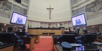 No ano do centenário, militares que escreveram a história do CBMSC são homenageados na ALESC