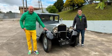 Luciano Hang adquire carro histórico do Cônsul Carlos Renaux para integrar acervo da Casa do Cônsul