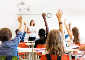 Escolas particulares de SC contestam mudança nas férias escolares durante a Copa Feminina de 2027